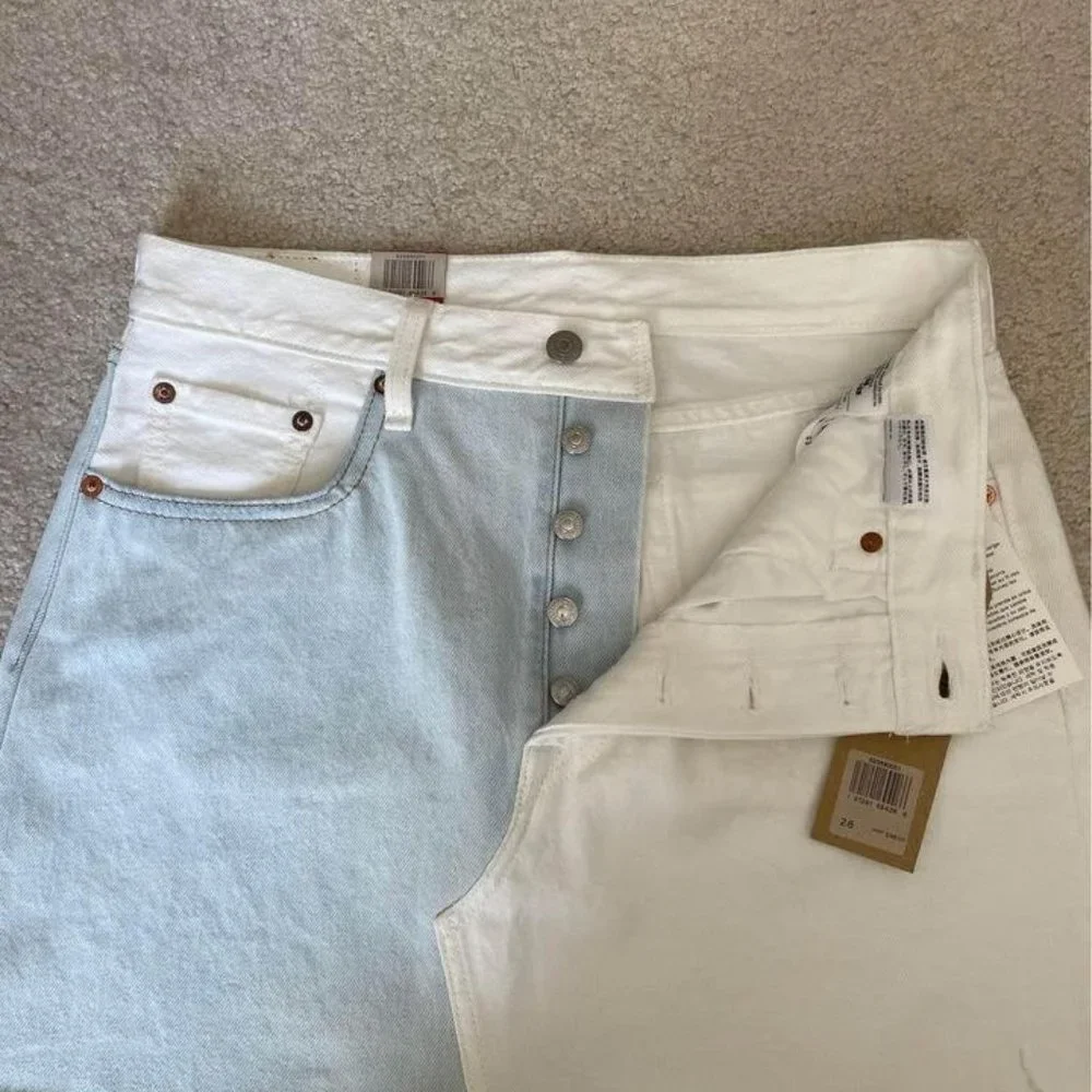 Denim Levi's Skirt - Size 28 - Picture 2 of 4